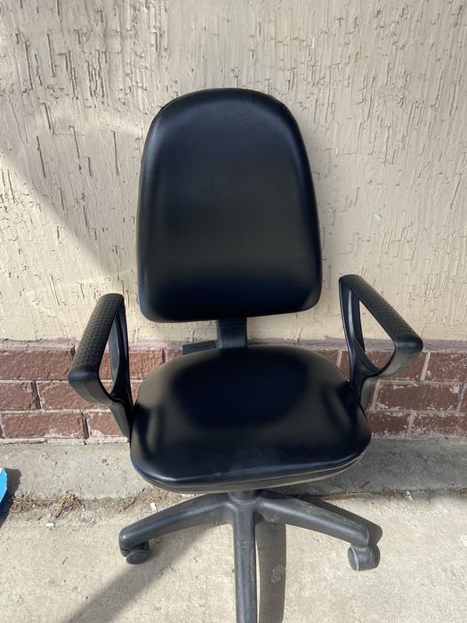 Продам компьютерное кресло