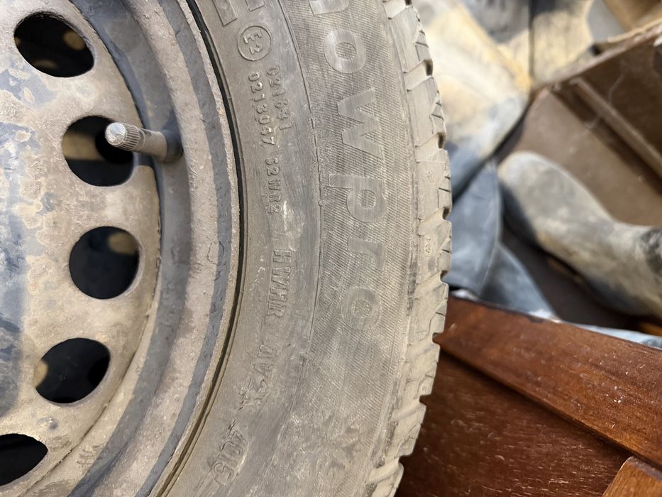 Jante complete tablă + anvelope iarnă 175/70 R14