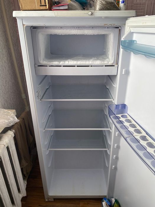 Холодильник хорошо работает