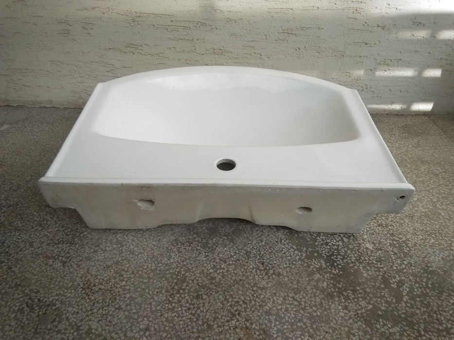 Продавам мивка за баня/кухня