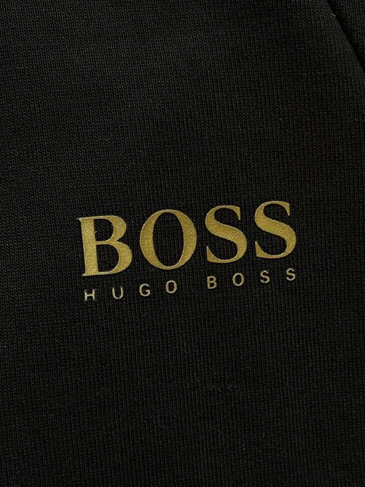 Hugo Boss суичър с цип S