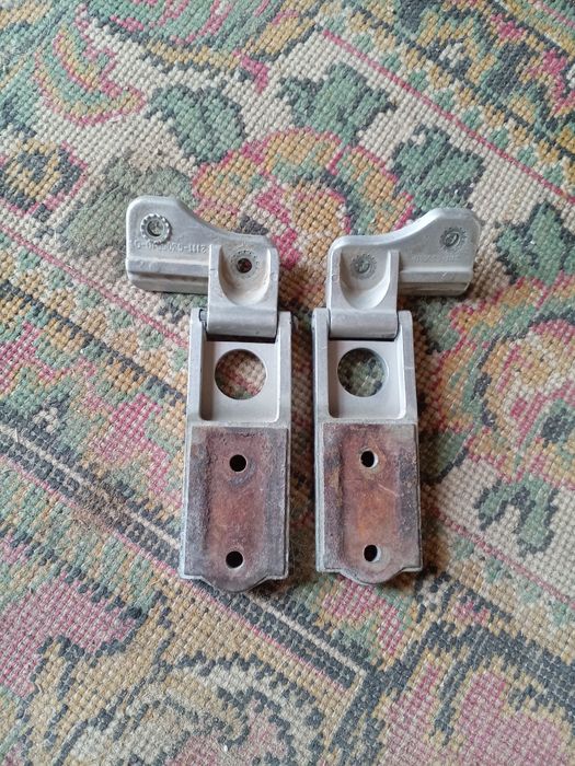 Петля  багажника ВАЗ 2111 универсал.