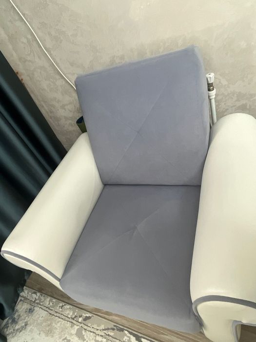 Продам диван с креслами