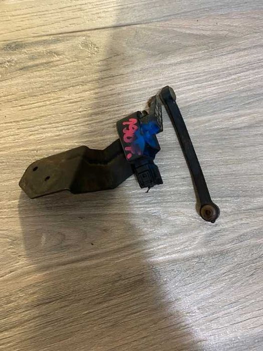 Senzor nivel faruri punte fata Audi a4 b7