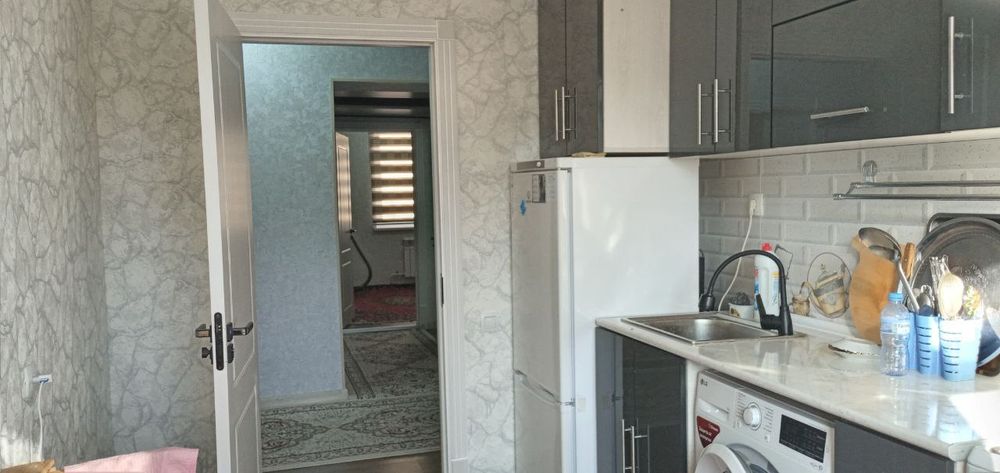 Срочно 3- хонали квартира сотилади!