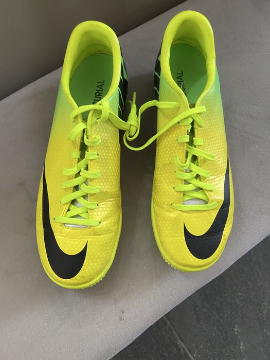 Adidasi fotbal, 40,5