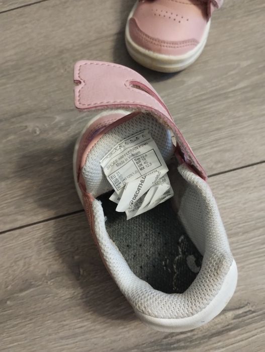Adidași fetiță mărimea 20 și 21