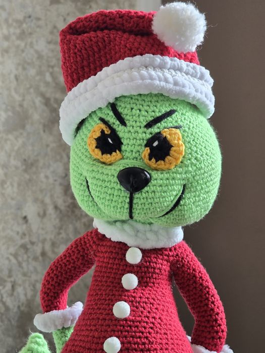 Мрачно сладък Гринч – ръчно плетена играчка