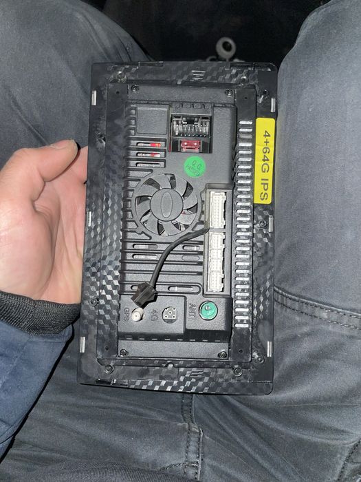 Продам магнитолу андроид 4х64
