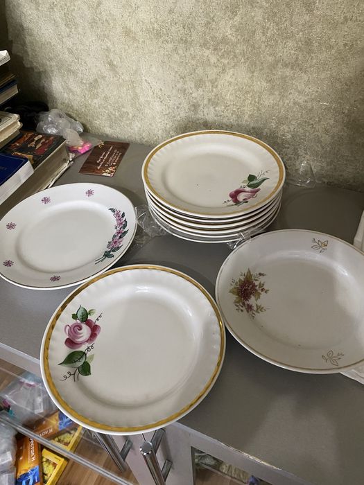 Продаю посуду, тарелки.