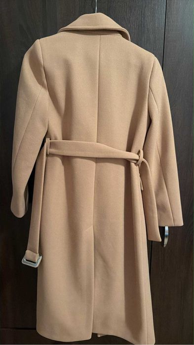 Palton nou fara eticheta