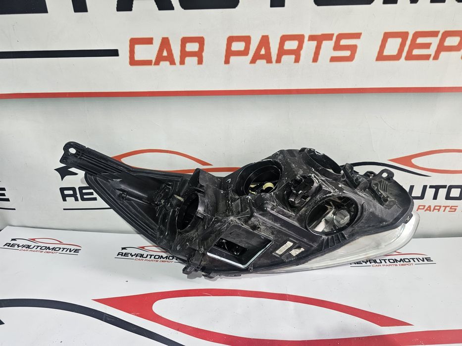 Far stanga xenon Ford Focus 3 dupa 2012 cod BM51-13D155-AJ