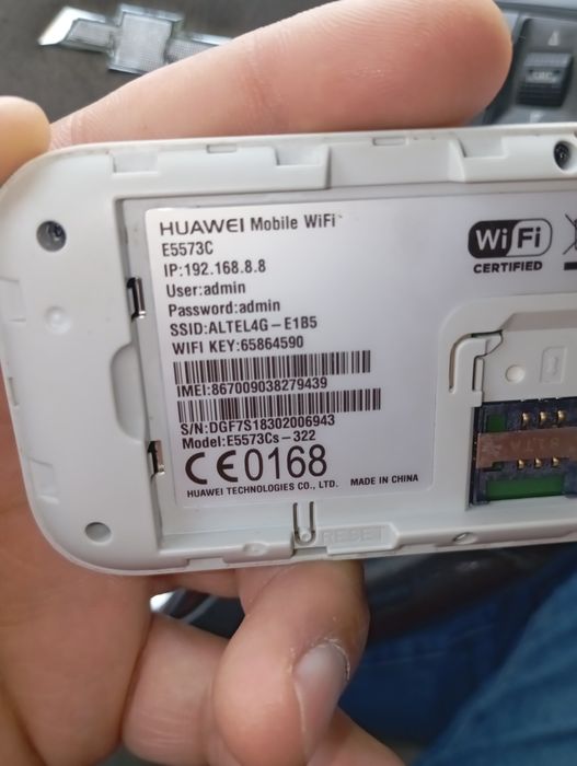 Huawei E5573 Avto Router 4G LTE router Taxi va uydaxam qo'llash mumkin
