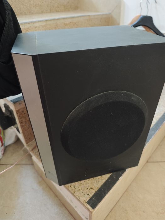 Sistem Audio / Home Cinema LG (DVD Player cu USB + Subwoofer 150W)