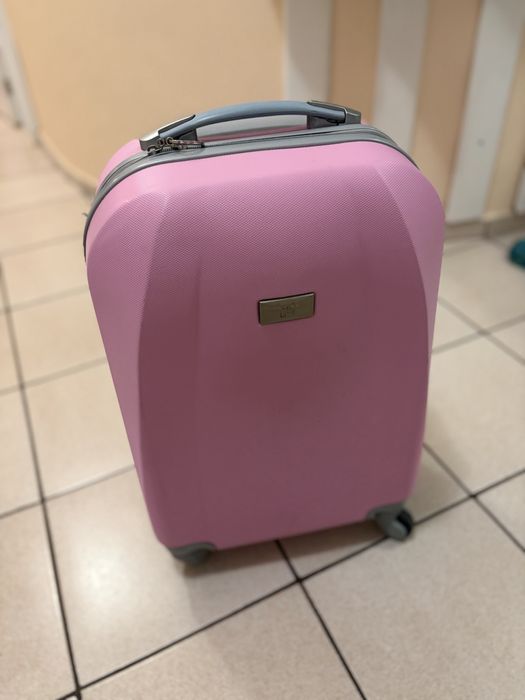 Куфар със заключване