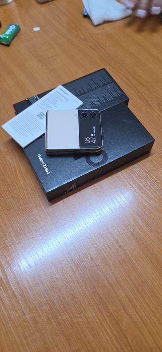 Samsung galaxy flip4