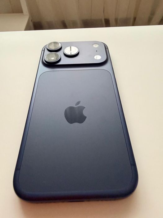 Vand Iphone 17 pro, predare personala in Drobeta Turnu Severin