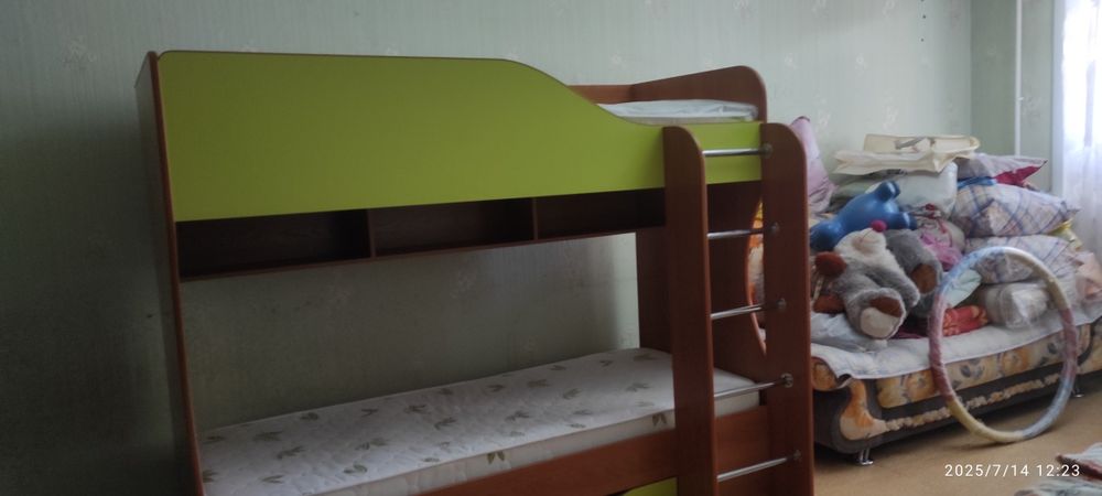 Кровать двухъярусная