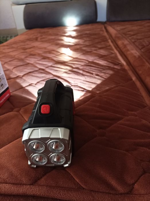 Презареждащи къмпинг лампа