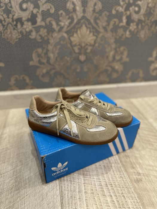 Кроссовки adidas