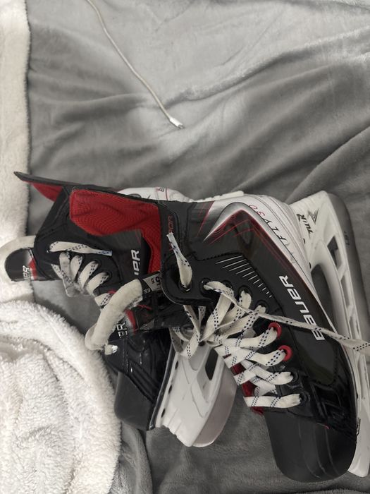 хоккейный коньки Bauer fly 30
