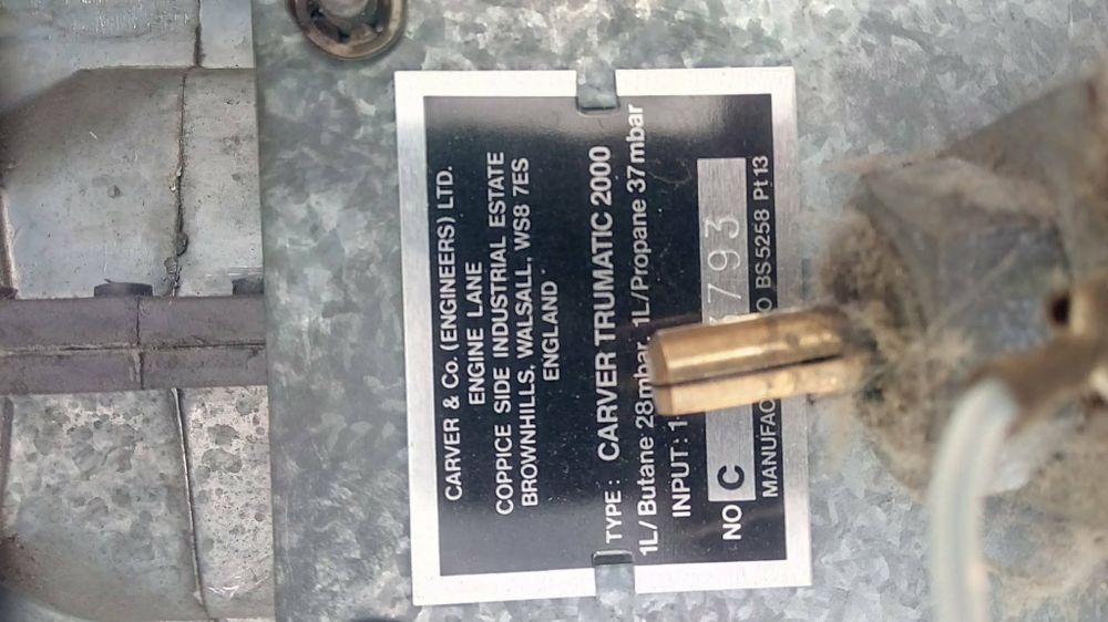Продавам газов бойлер и печка на газ за каравана
