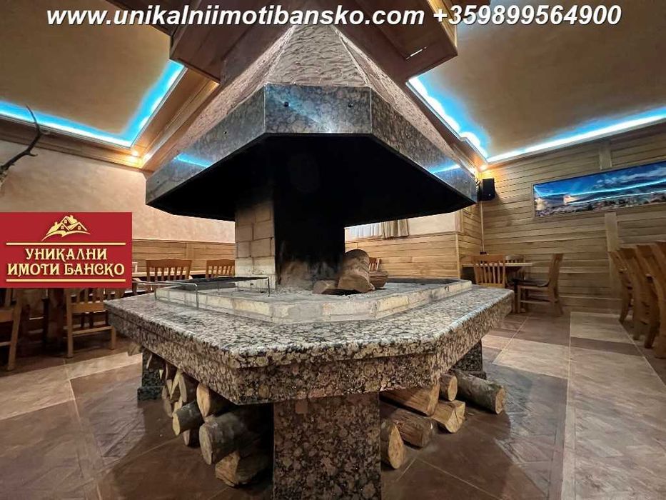Просторна МЕХАНА за продажба в град Банско + собствена парна баня!