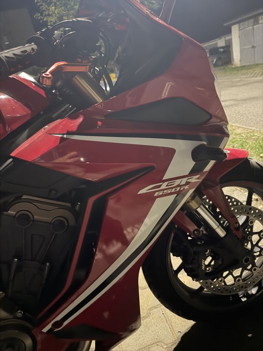 Vând carene honda CBR650r