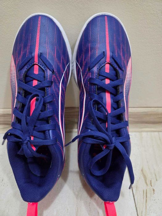 Детски футболни обувки