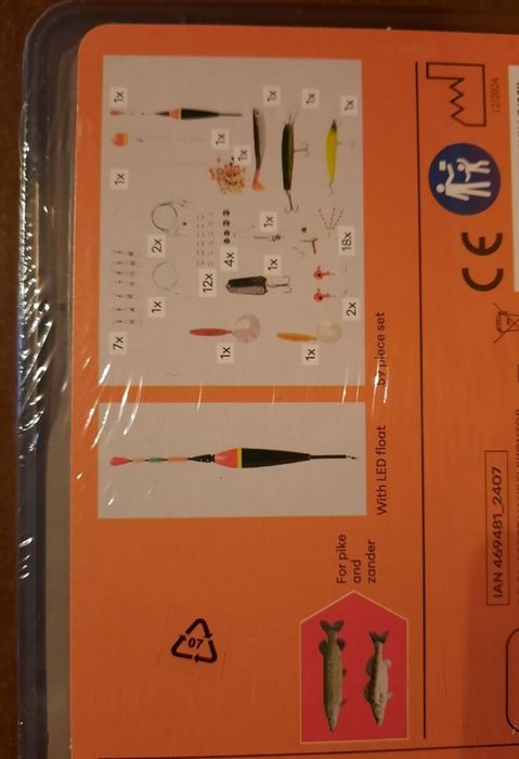 Set de pescuit 59 de piese + plutitor led