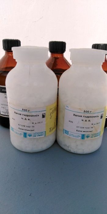 Щелочь для аккумуляторов и химии КОН (ЧДА). Упаковка 500 г. 95 000 сум