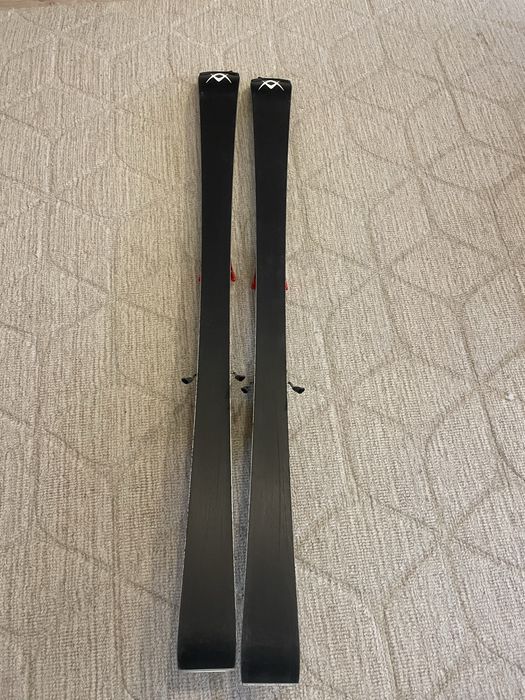 Vand schiuri Volki 143cm