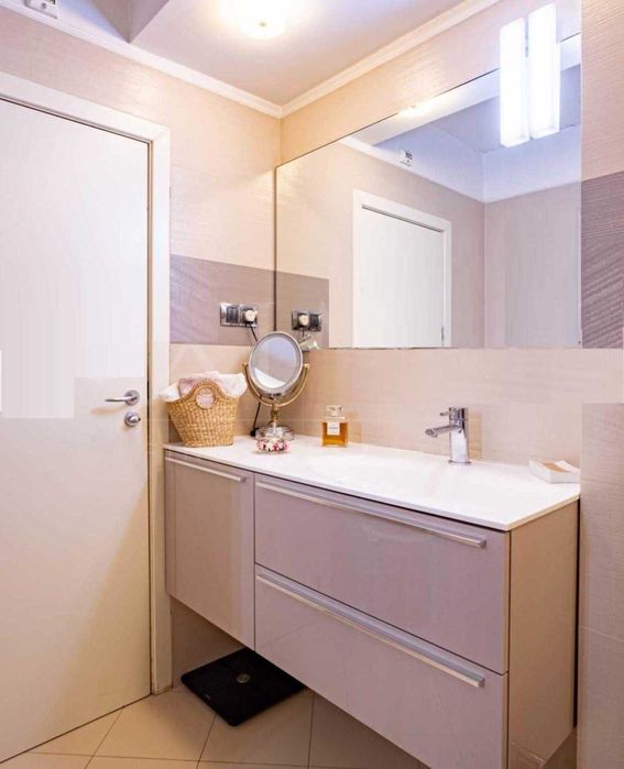 Дава се под наем Тристаен апартамент в София, Зона Б-18 - 120 кв.м за 1300 € - Снимка #3