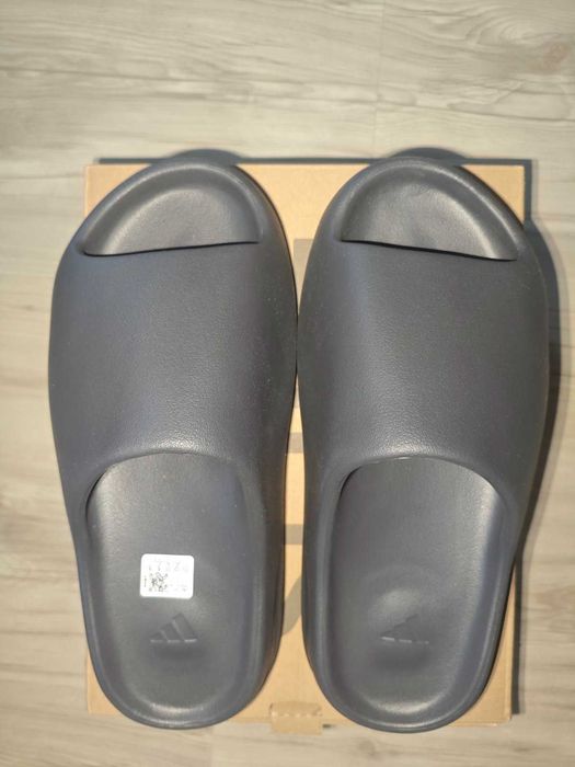 Yeezy slide Onyx (размер 40-41)