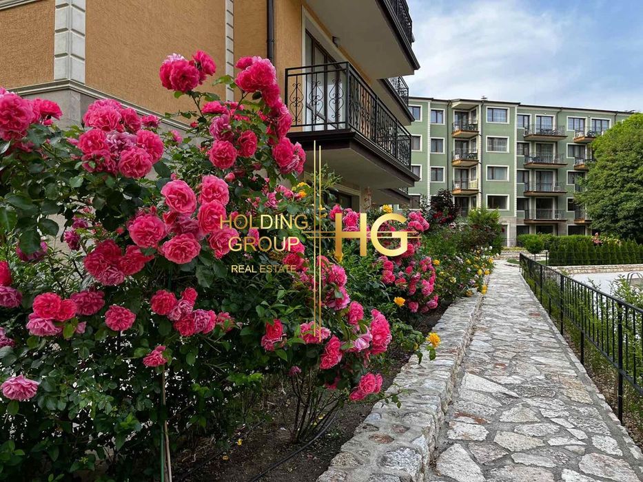 Продава се Двустаен апартамент в к.к. Св.Св. Константин и Елена - 68 кв.м за 1613 €/кв.м - Снимка #1