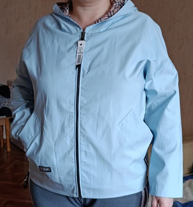 Ветровка женская