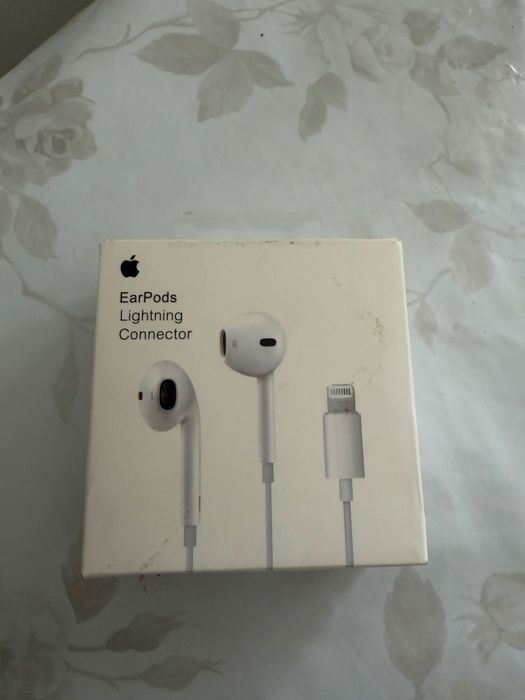 Продам наушники Apple