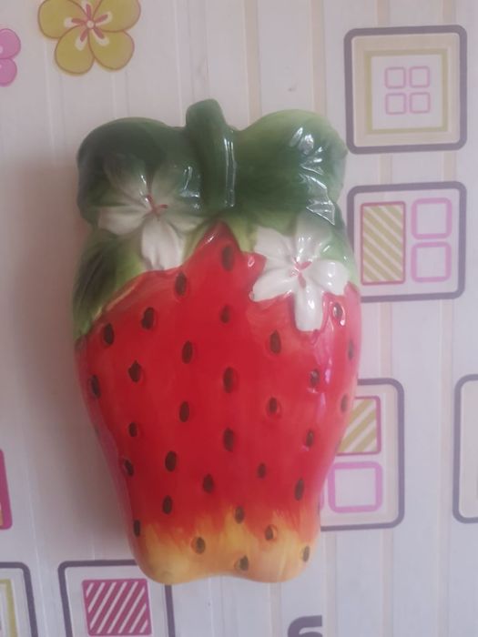 Продам фарфоровые статуэтки
