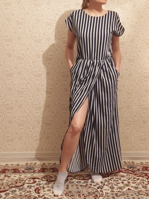 Продам платья коктейльные