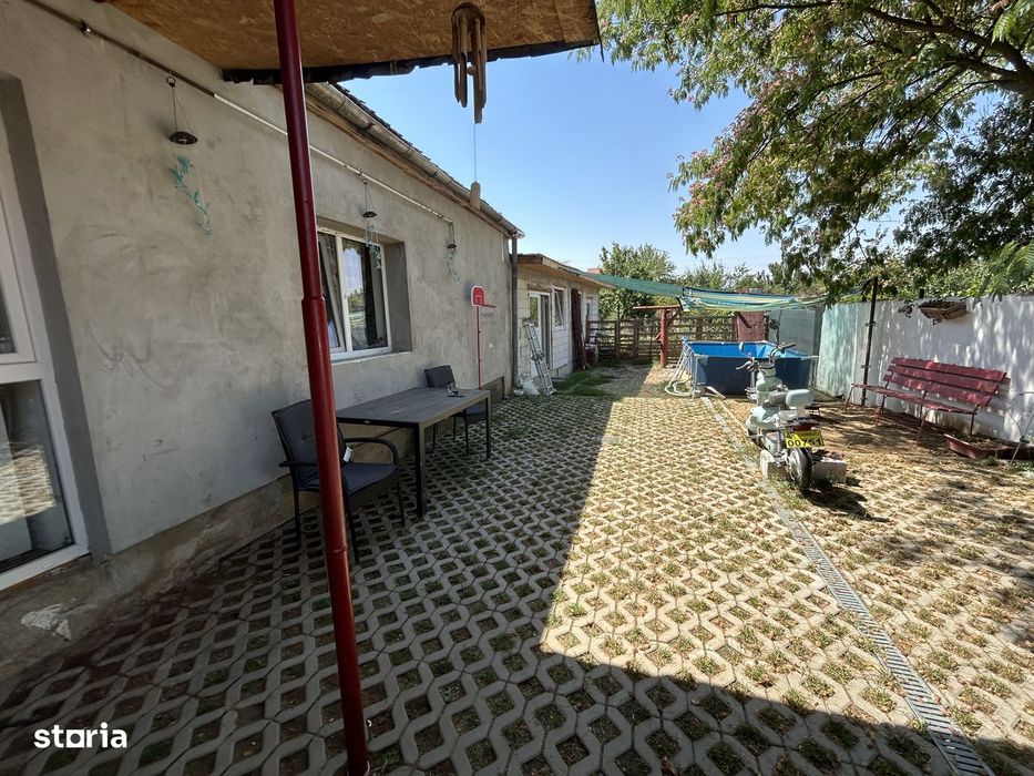 Vand casa din caramida, st.494 mp, sc.131 mp, cu 4 cam.2 bai, moderna