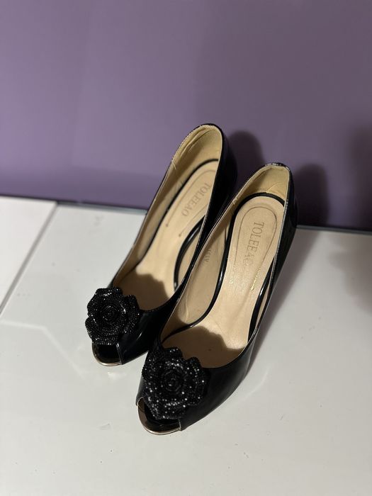 Дамски обувки с ток