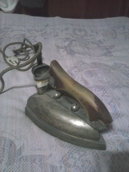 Утюг советский спиральный, электрический