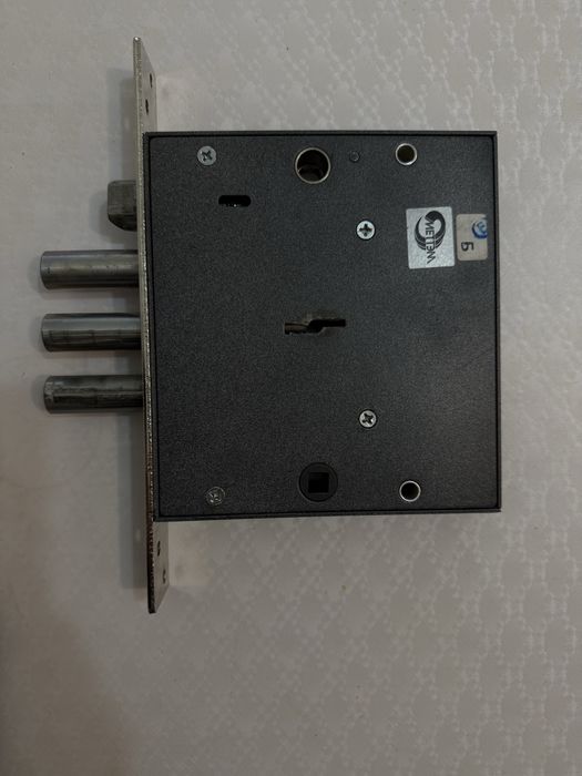 Продам замок Российский Меттэм