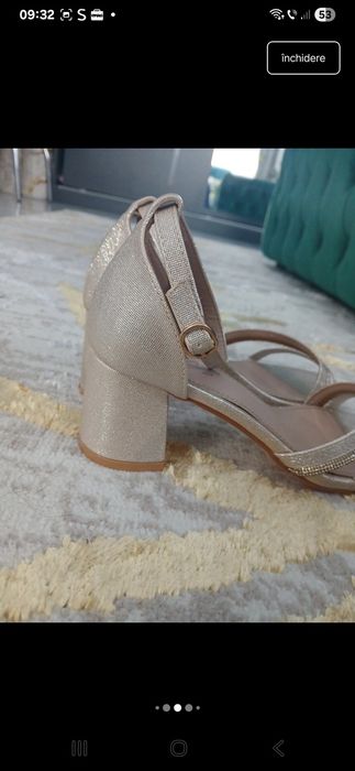 Vând sandale de damă