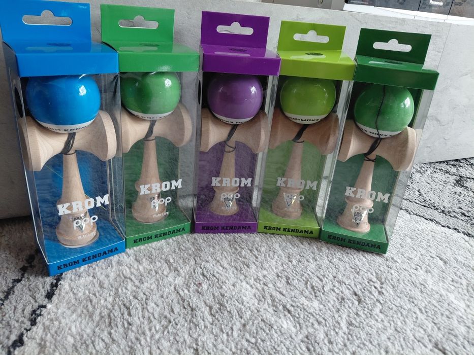 Vând kendama krom pop