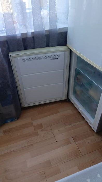 Отдам даром холодильник