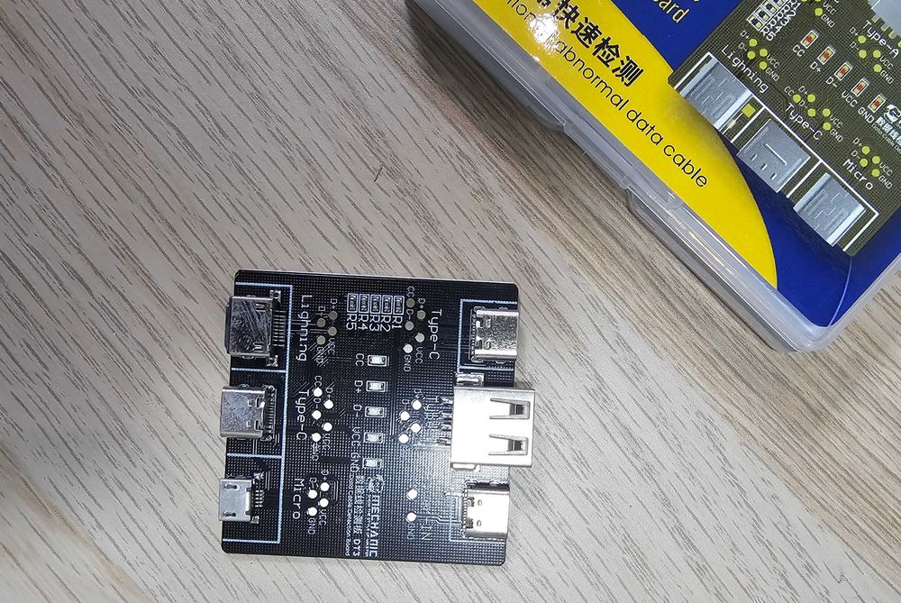 Тестер на GSM USB кабели за зарядни устройства и данни