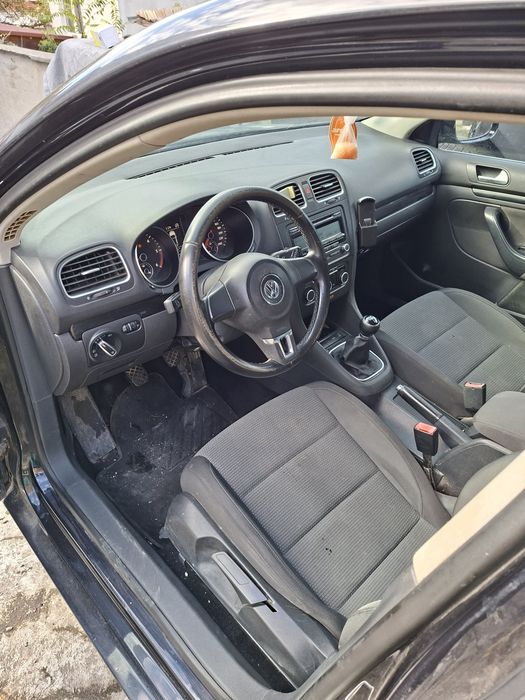 Volkswagen Golf 2011 година
