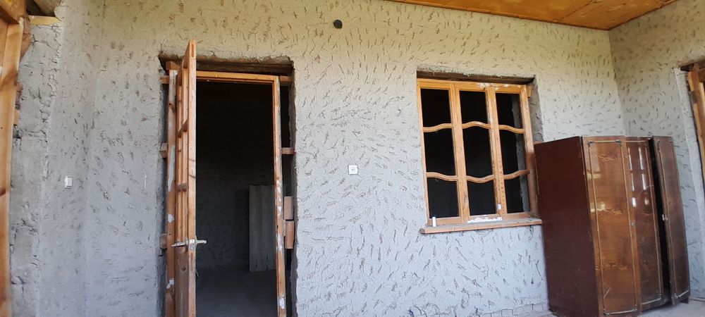 Самарканд вилояти Иштихон шахарда 2 хоналик 7 сотих уй сотилади срочна