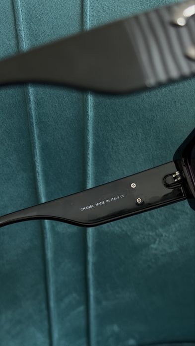 солнцезащитные очки Chanel